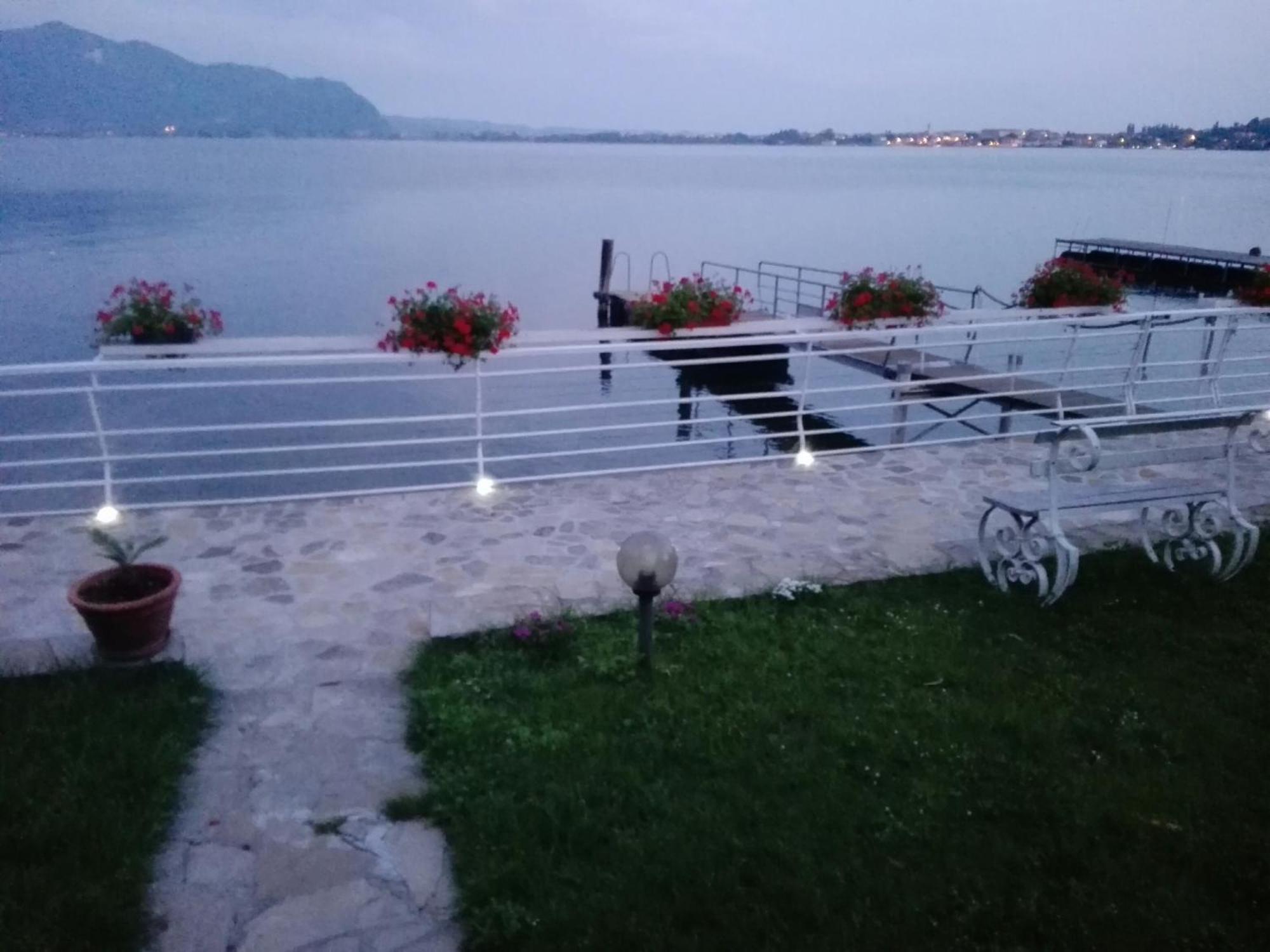 Villa Anastasye Your Lakefront Vacation Rental Predore Exterior foto