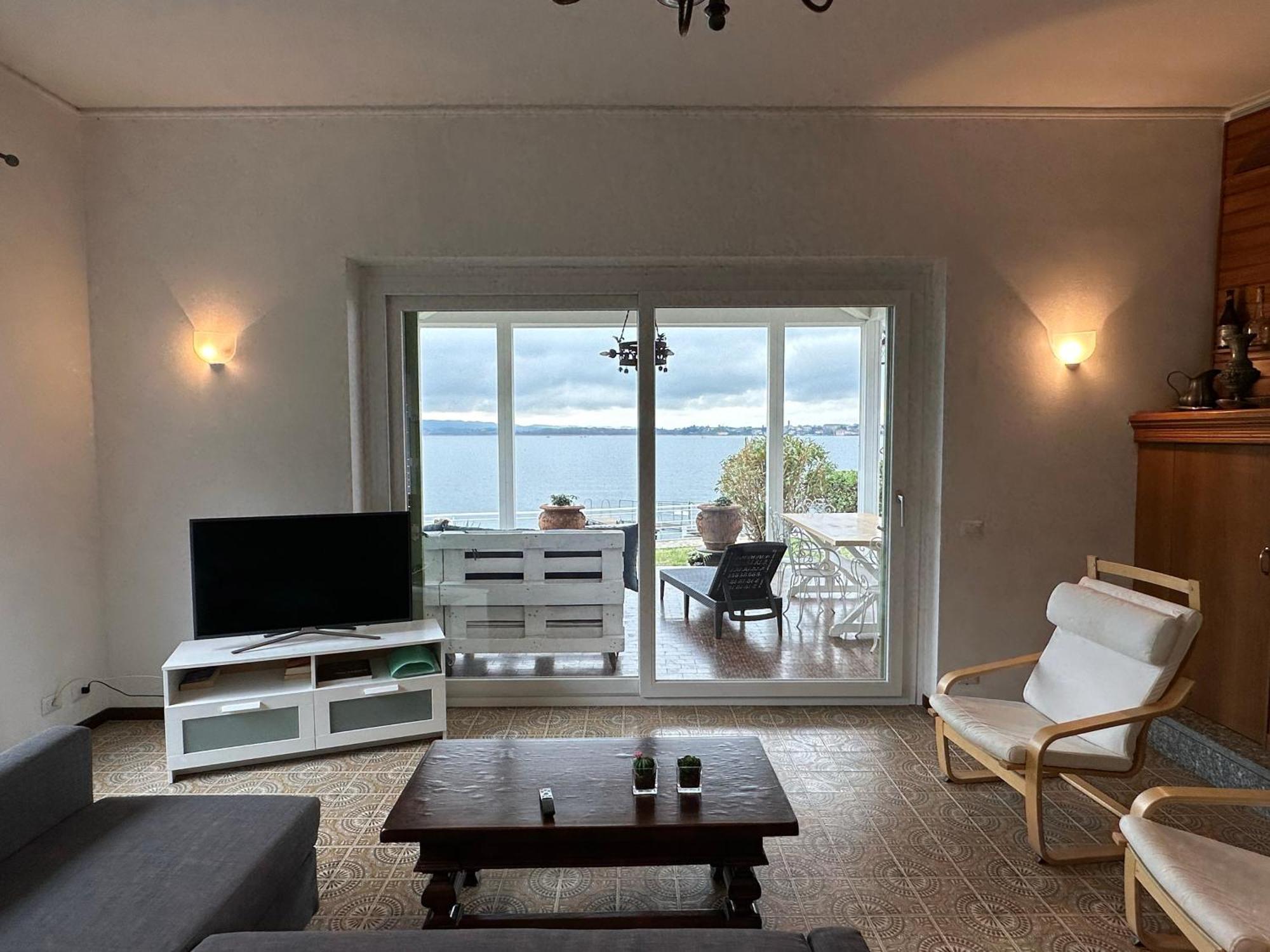 Villa Anastasye Your Lakefront Vacation Rental Predore Exterior foto